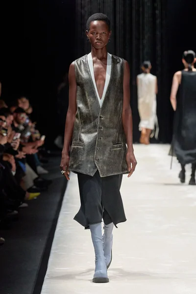 Look 23